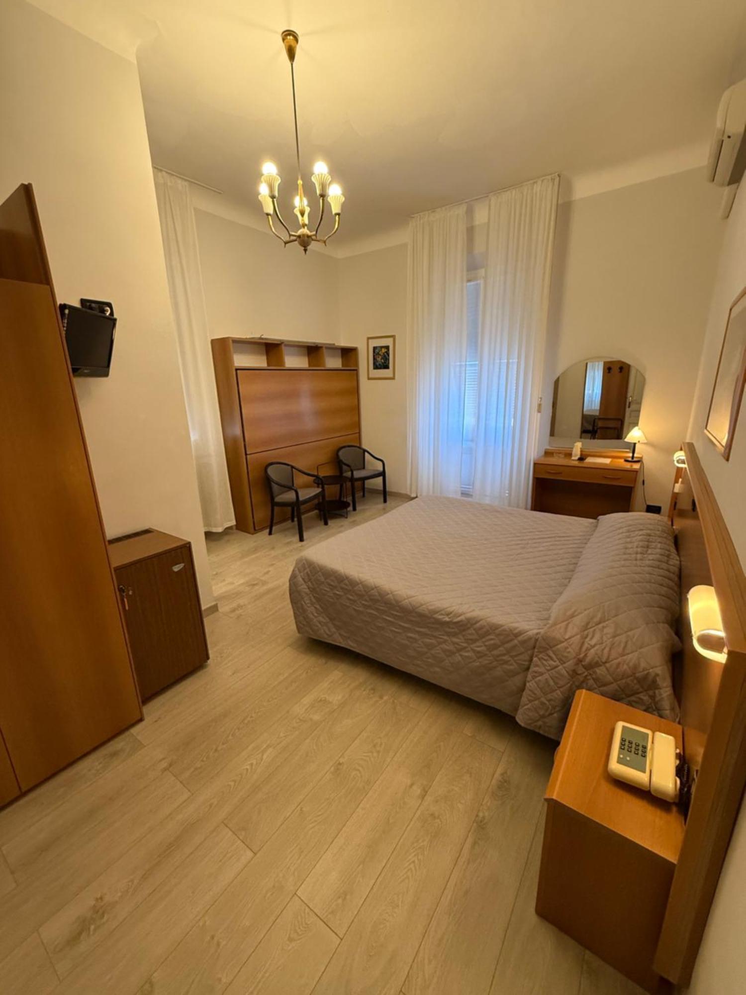 Hotel Fiorenza & Banksia Meuble Αλάσιο Εξωτερικό φωτογραφία