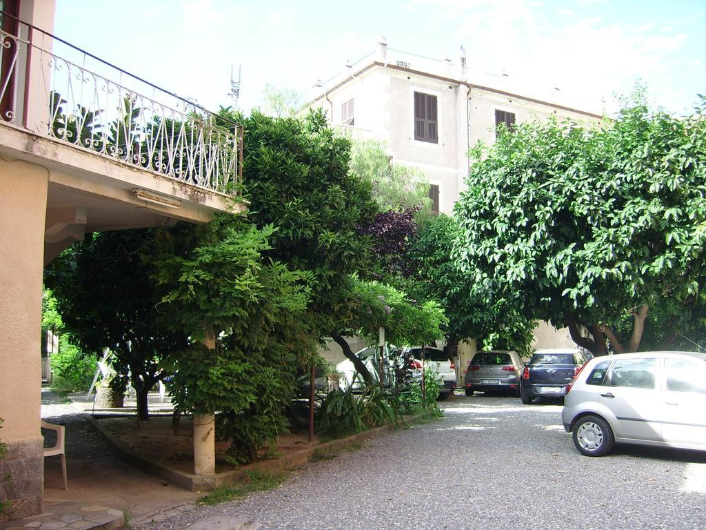 Hotel Fiorenza & Banksia Meuble Αλάσιο Εξωτερικό φωτογραφία