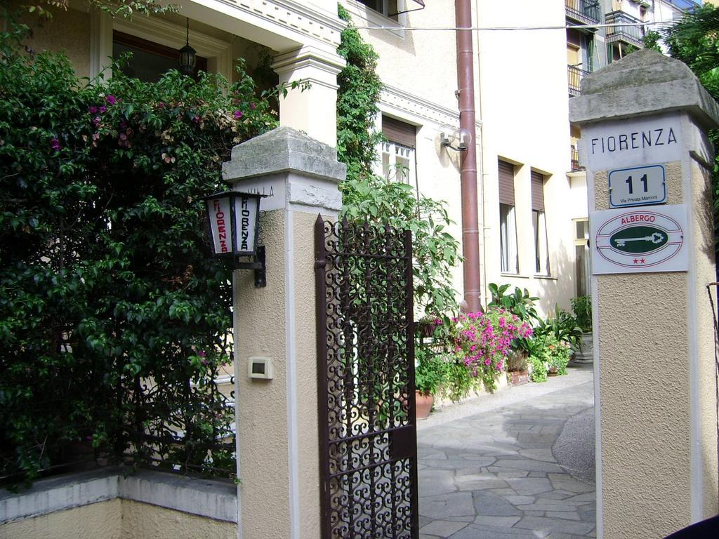 Hotel Fiorenza & Banksia Meuble Αλάσιο Εξωτερικό φωτογραφία